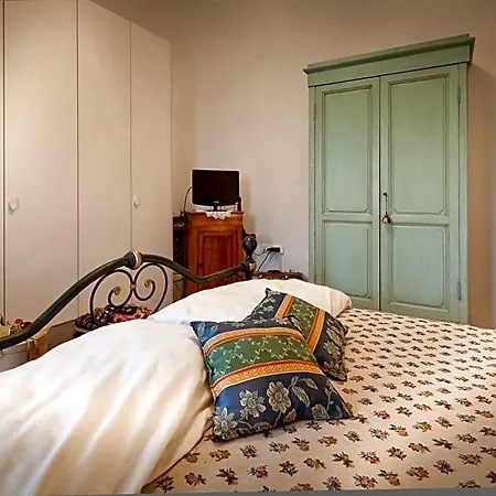 Titti Hotel *